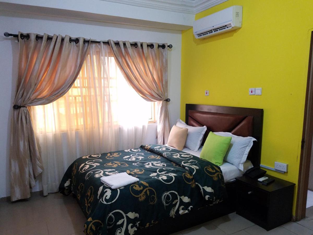 Hotel Joanne's Court à Lagos Extérieur photo